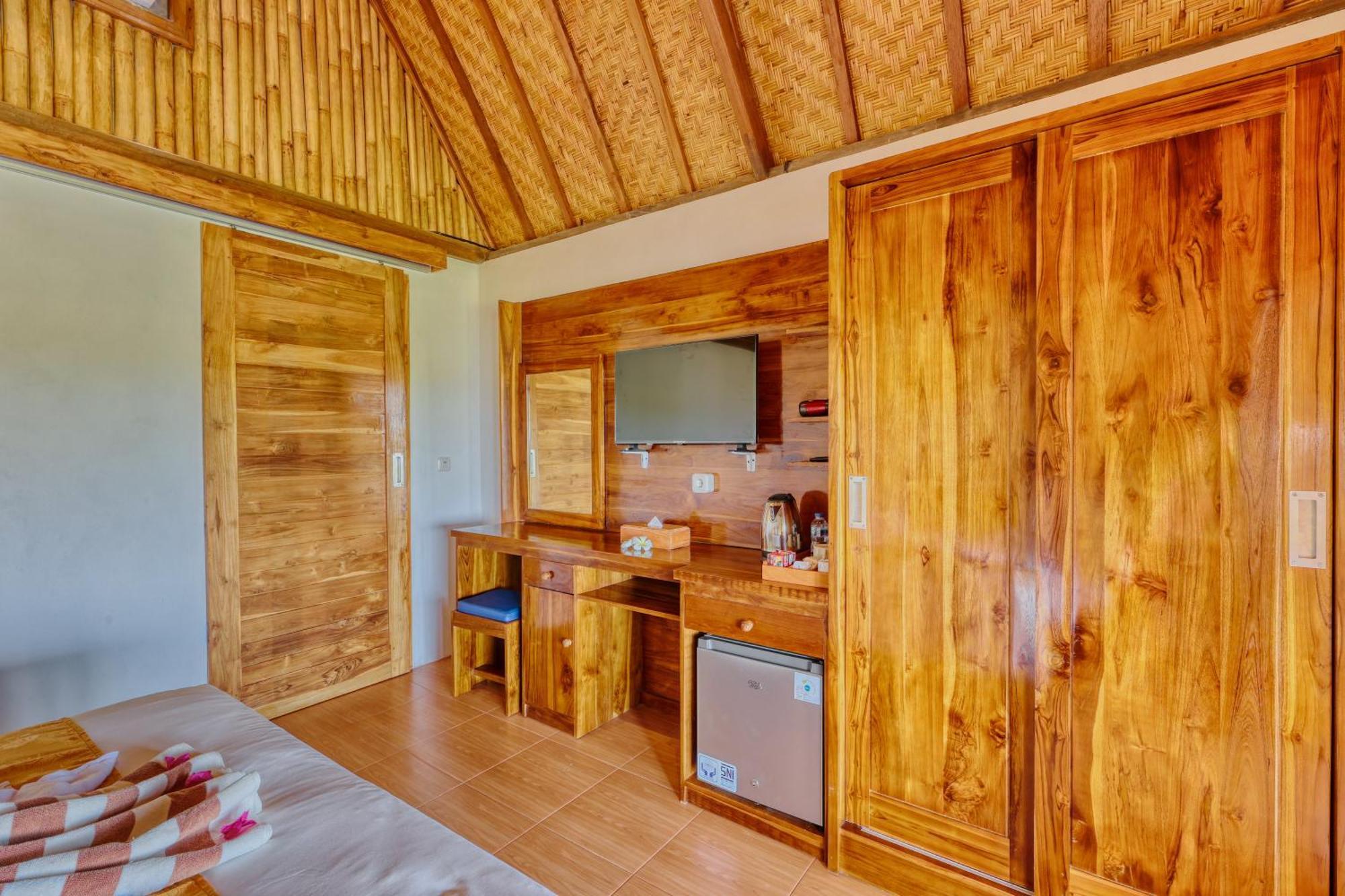 Hotel Sebuluh Sunset Hill Batumadeg Zimmer foto