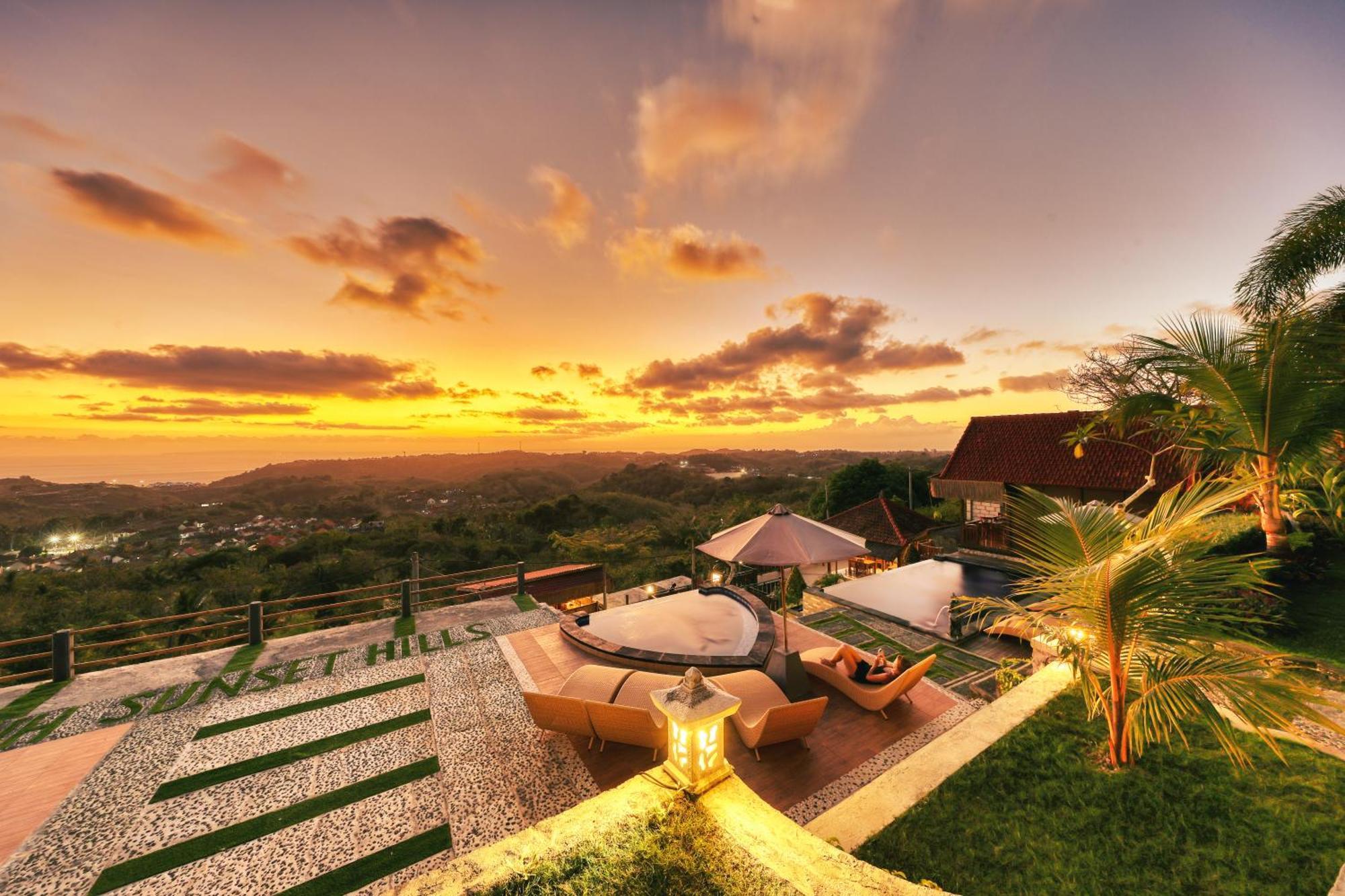 Hotel Sebuluh Sunset Hill Batumadeg Exterior foto