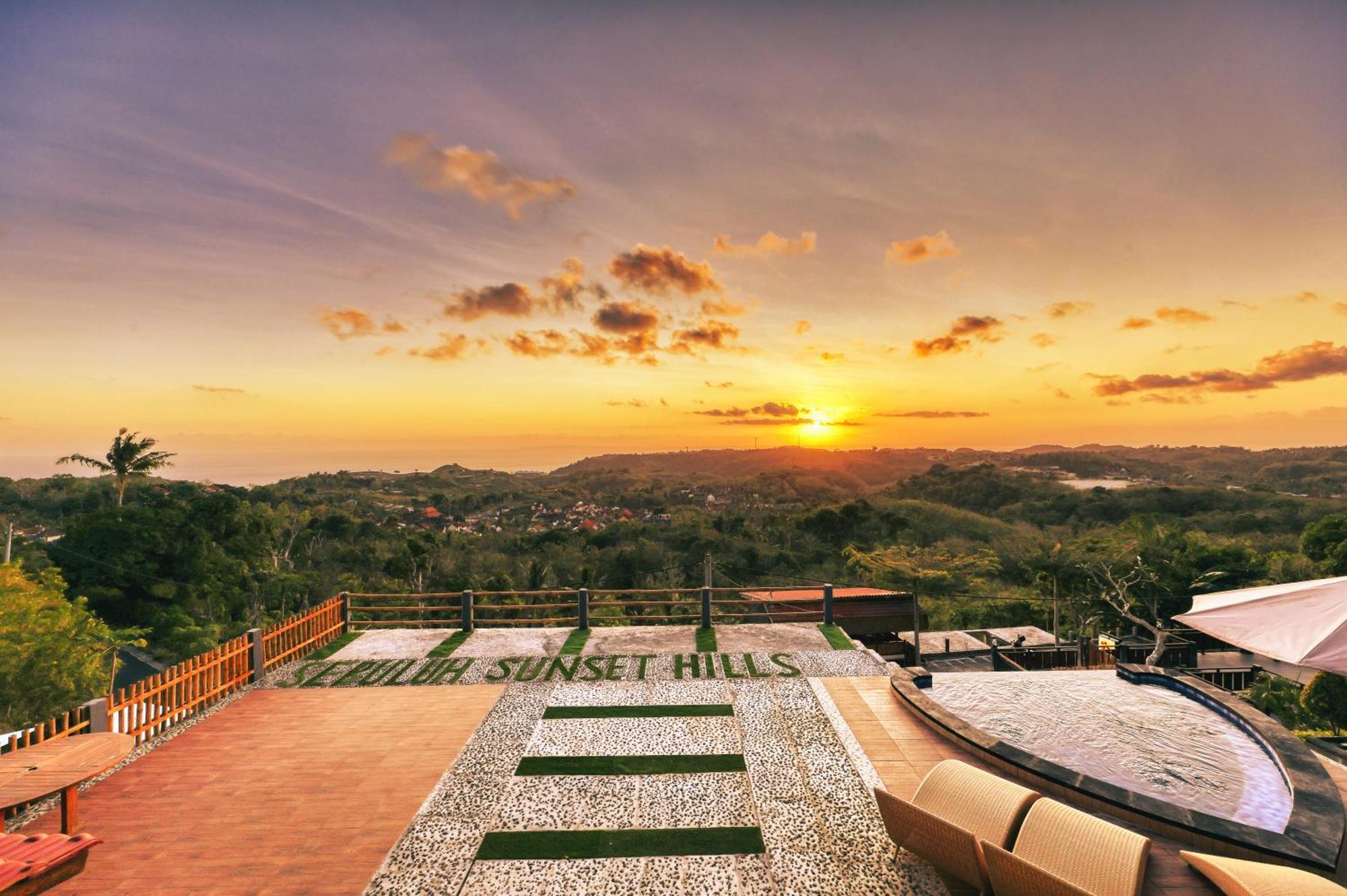 Hotel Sebuluh Sunset Hill Batumadeg Exterior foto